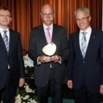 Dr. Zetsche Interview und Preisverleihung „Award of Excellence“